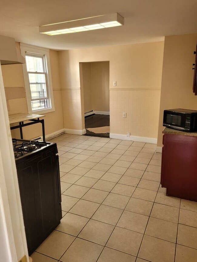 Building Photo - Three-Bedroom Apartment Near Public Transportation