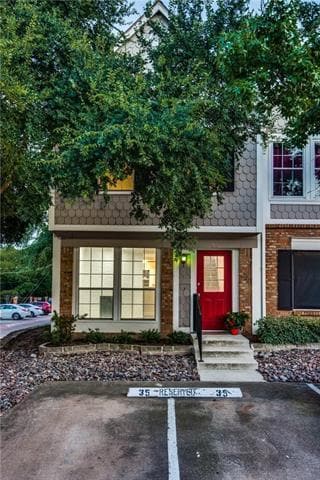 Building Photo - 35 Abbey Rd