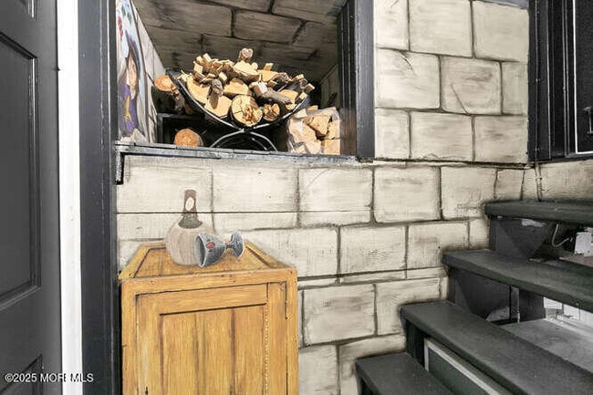 Building Photo - 137 E Bergen Pl