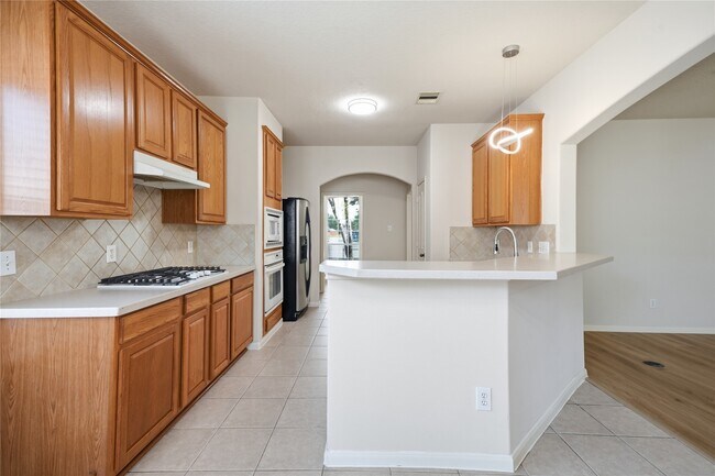 Building Photo - 6165 Darlington Ct