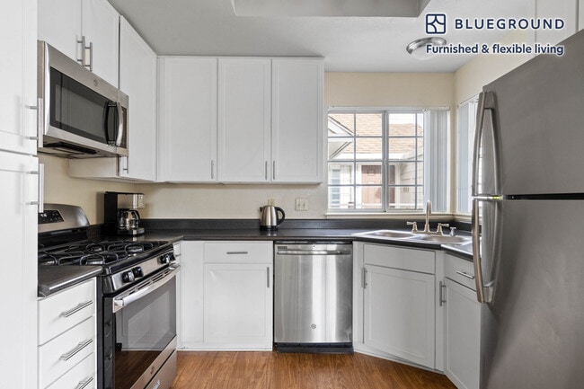 Building Photo - 541 Cutwater Ln