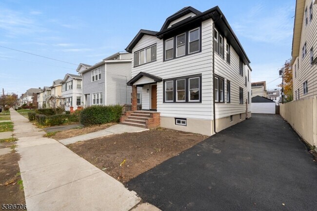 Building Photo - 218 Ampere Pkwy