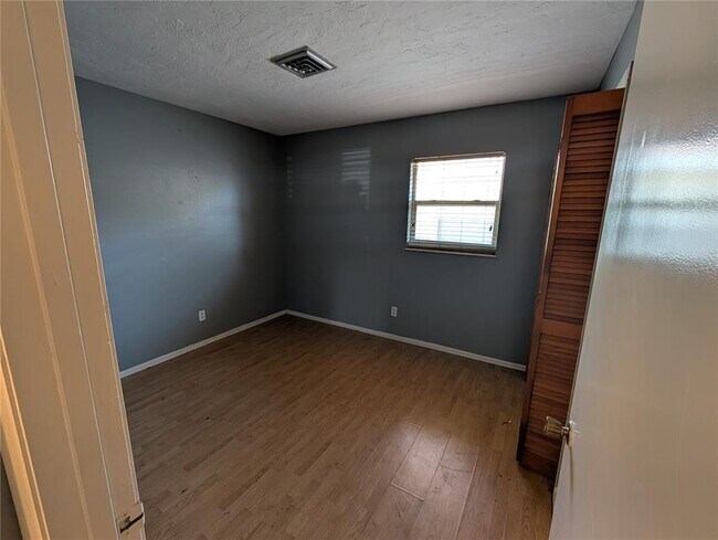 Building Photo - 285 S McCall Rd