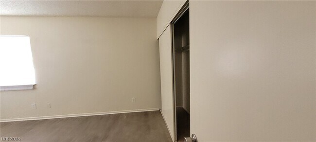 Building Photo - 574 Roxella Ln