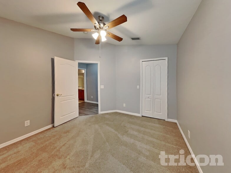 Building Photo - 10605 Navigation Dr