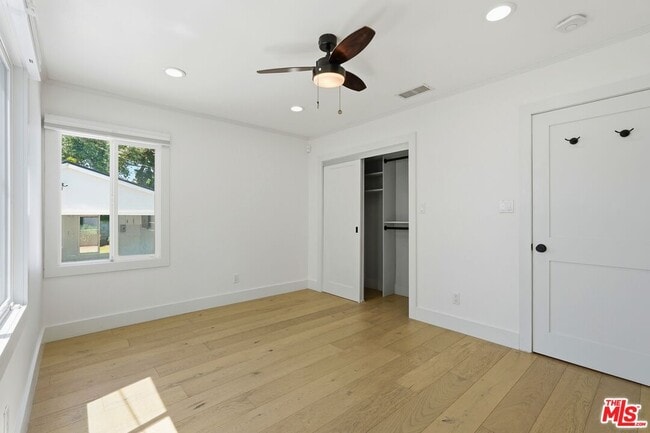 Building Photo - 6647 W 82nd St