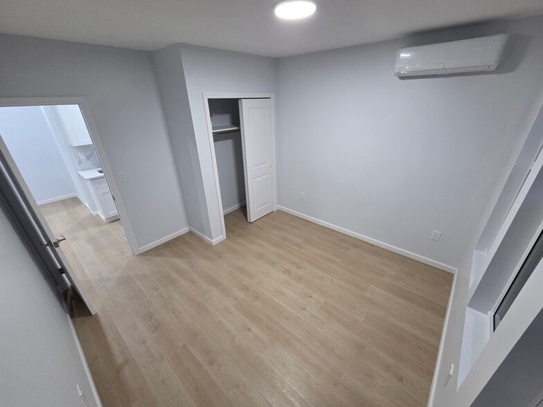 Building Photo - 3258 86th St