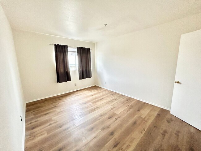 Building Photo - 4511 Murietta Ave