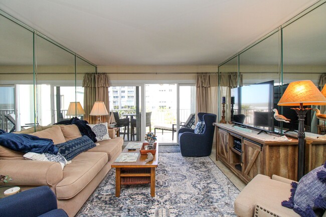 Building Photo - ** 2/2 ON THE BEACH CONDO WITH SPECTACULAR...