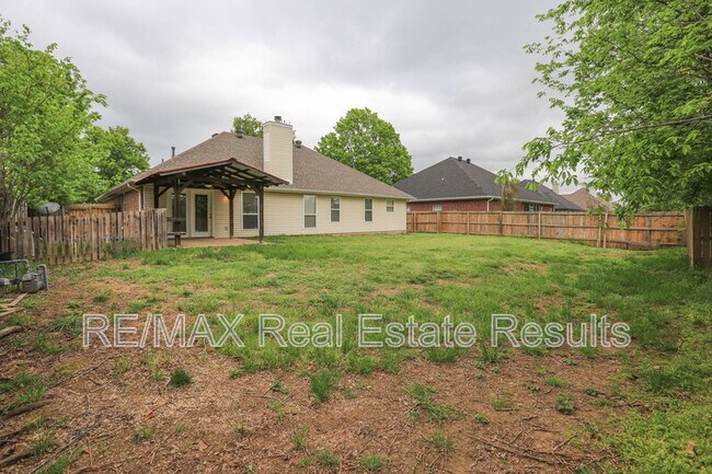 Building Photo - 3606 SE 8th St