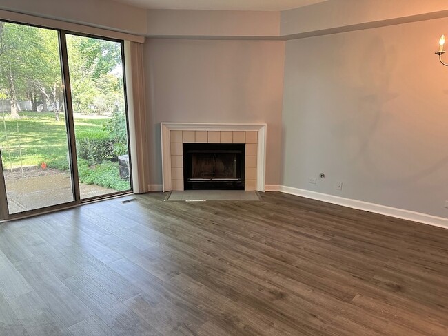 Building Photo - 1122 Regency Dr