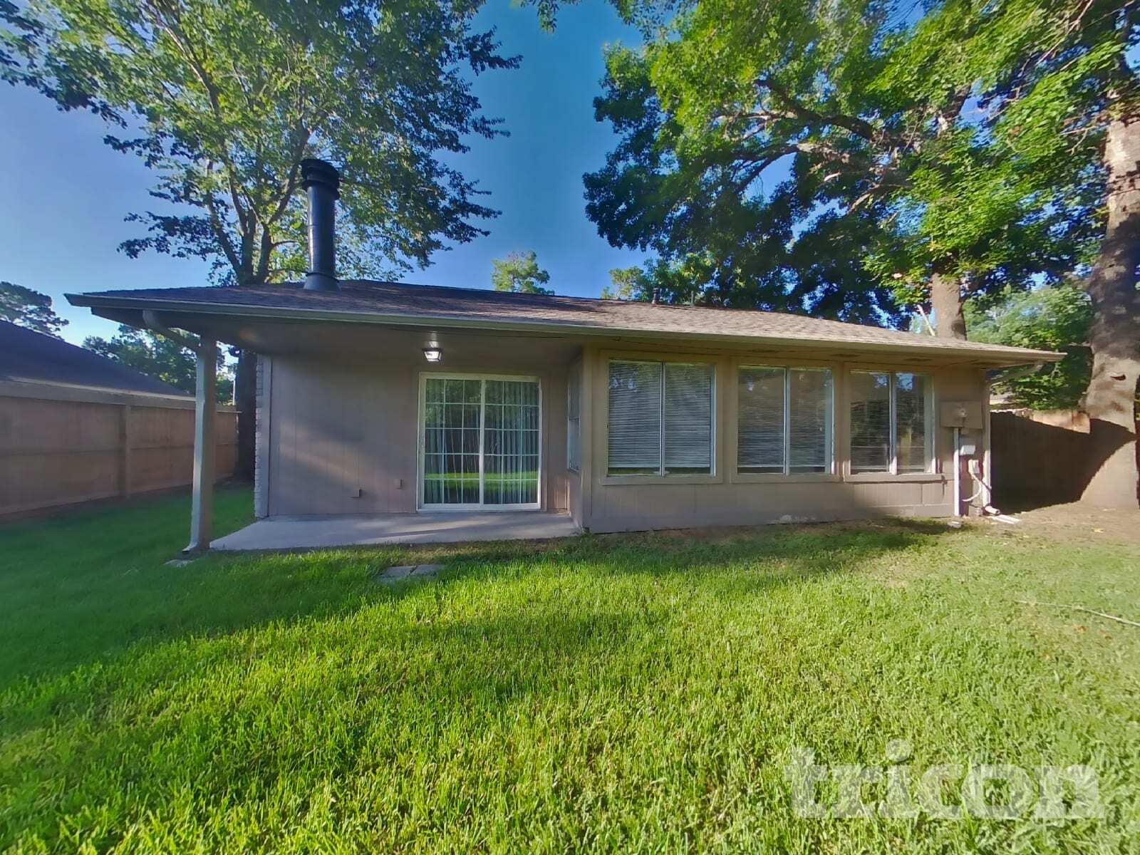 Building Photo - 10919 Almond Grove