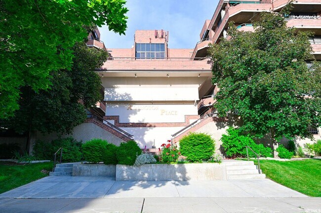Building Photo - Modern Downtown Condo with Secure Access at Arlington Place