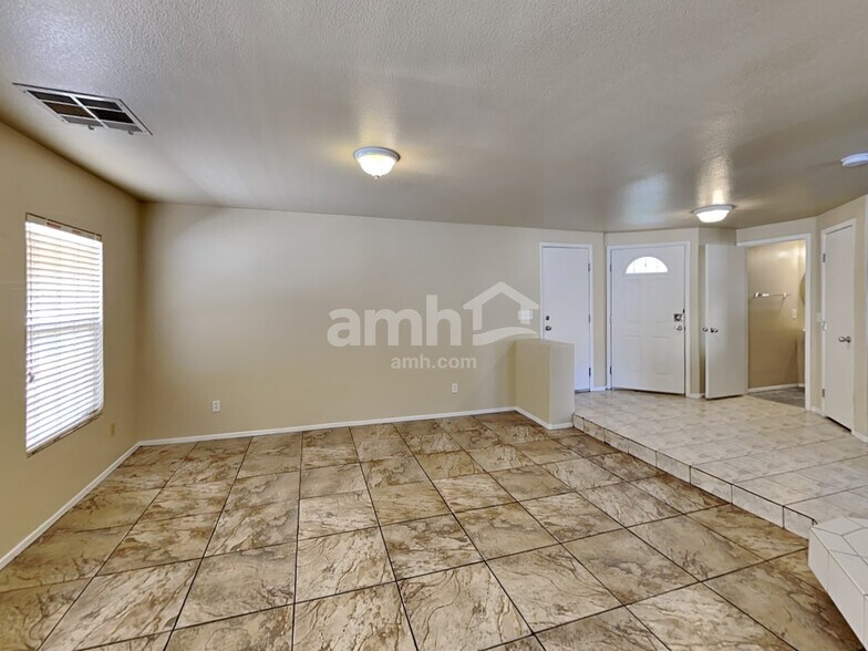 Building Photo - 1752 Quartz Landing Ave