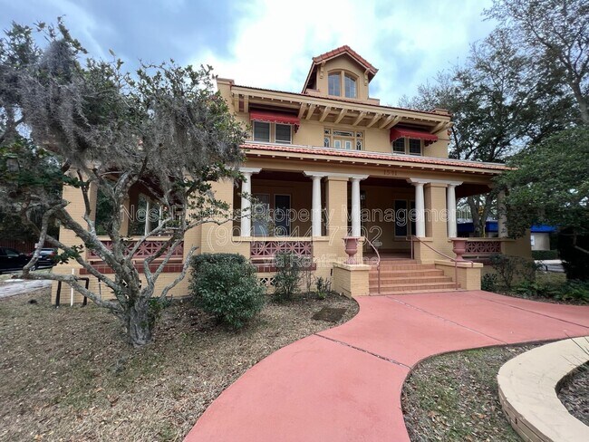 Building Photo - 1541 Riverside Ave