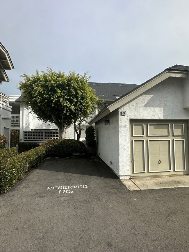 Building Photo - Beautiful 2 bed / 2.5 bath / 1,218 sqft Condo in Solana Beach - Available 01/26