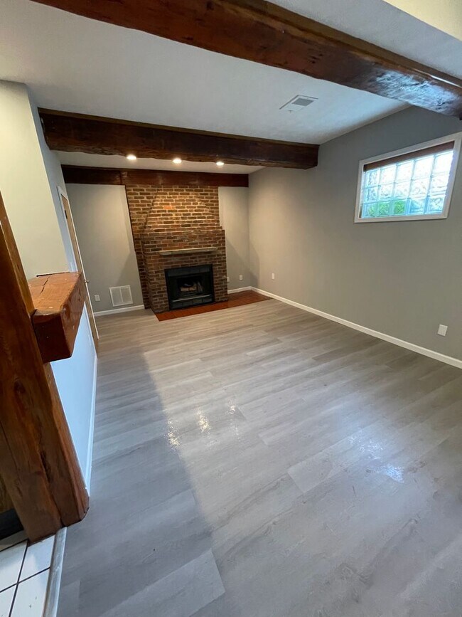 Building Photo - (22) 98-100 Woodruff Avenue