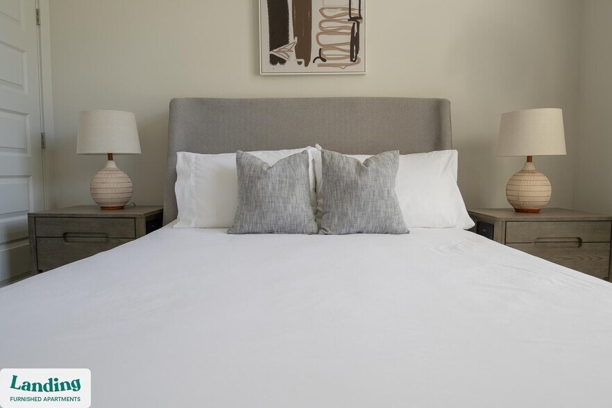 Building Photo - 404 W 26th St