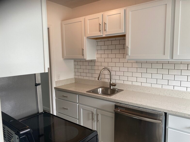 Building Photo - 1526 E 1300 S