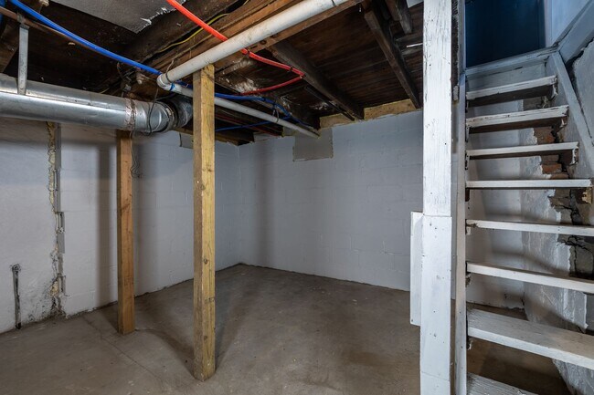 Building Photo - Adorable 1 Bed 1 Bath House with Detached Garage