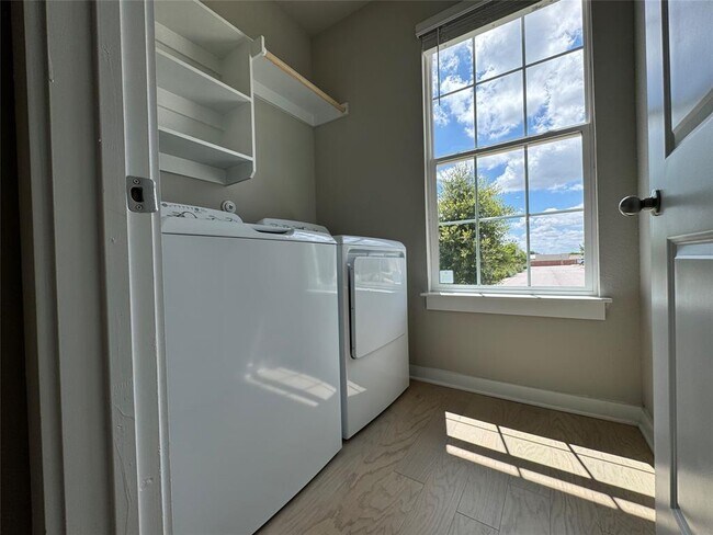 Building Photo - 17502 Bay Skipper Dr