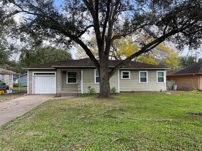 Building Photo - 1317 Highland Dr