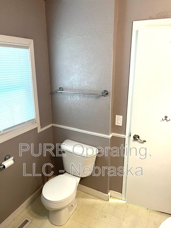 Building Photo - 2402 Ave A