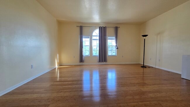 Building Photo - 1241 Vinetree Dr