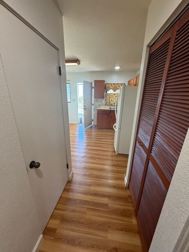 Building Photo - **1 Bedroom, 1 Bathroom Apartment for Rent...