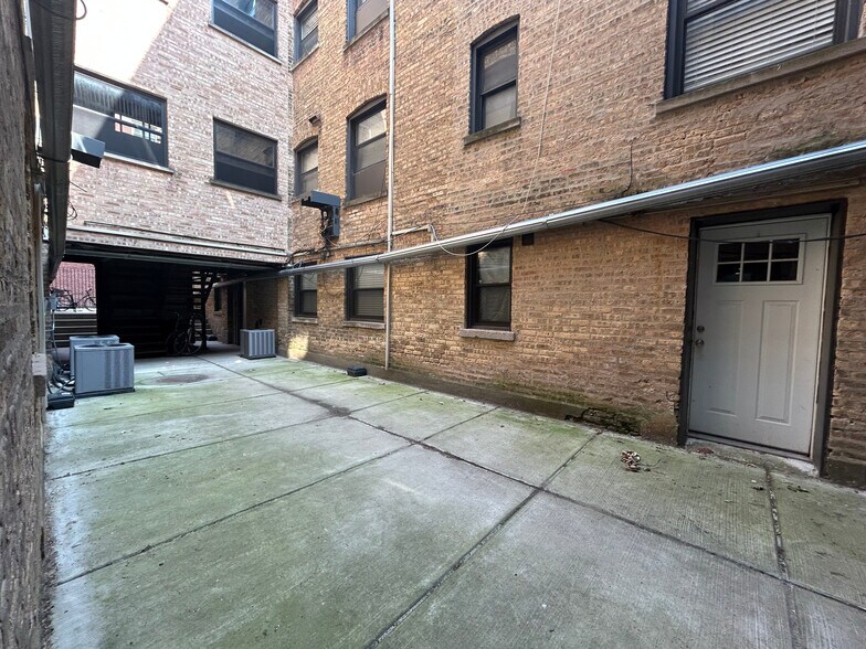 Building Photo - 1143 Maple Ave