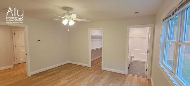 Building Photo - 290 Windfield Cir