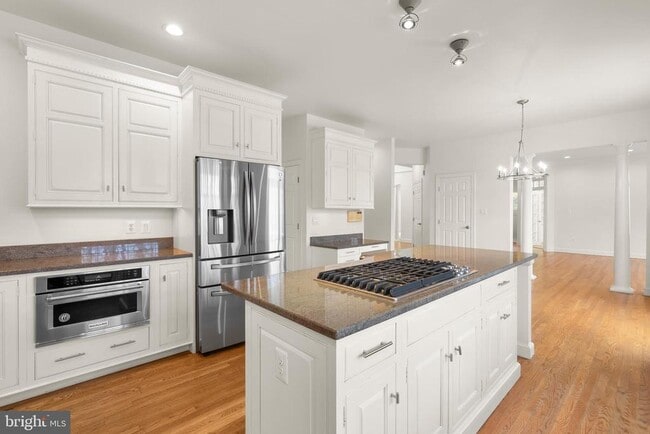 Building Photo - 6058 Sugarstone Ct