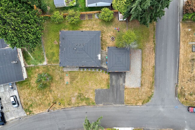 Building Photo - Woodland Creek Rambler on Corner lot with large yard