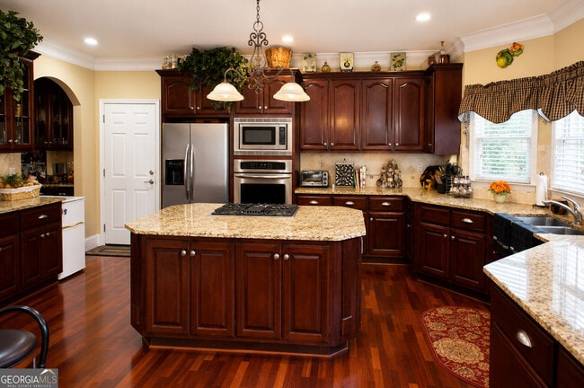 Building Photo - 4515 Mossey Dr