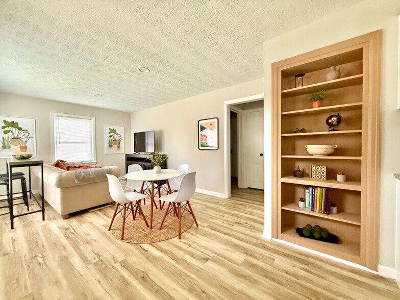 Building Photo - 3302 N Chester Ave