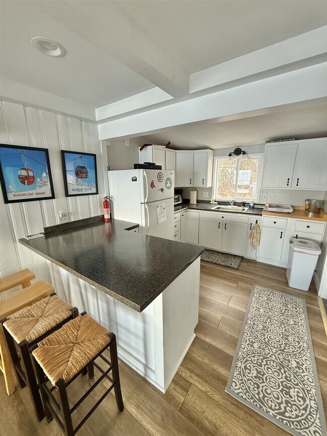 Building Photo - 28 Beach St