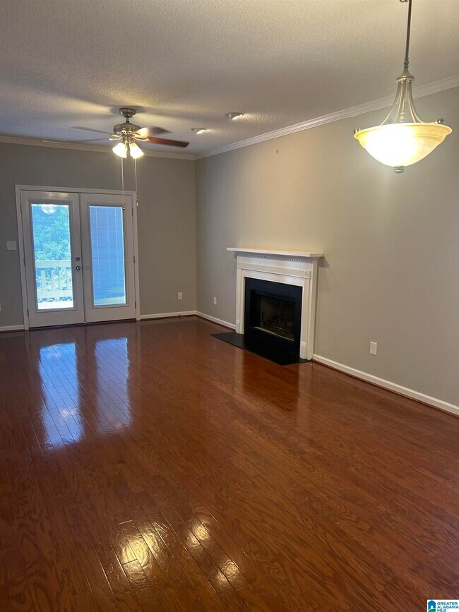 Building Photo - 2212 Ascot Ln