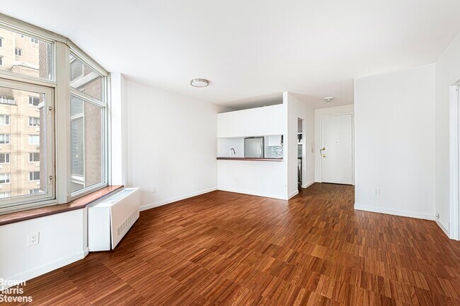 Building Photo - 188 E 64th St