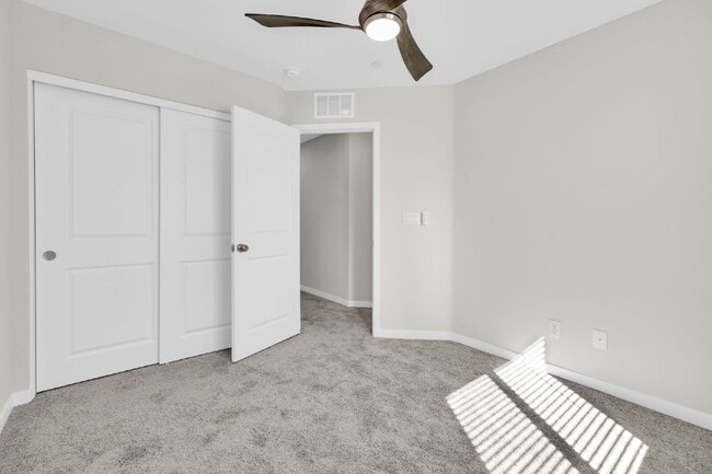 Building Photo - BRAND NEW - NEVER LIVED IN 3 BR/2.5 BA Townhouse across the street from Henderson Hospital and Me...