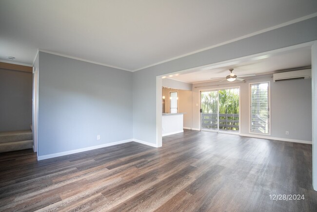 Building Photo - 3 bd / 1.5 ba Condo at Waiau Gardens Kai E