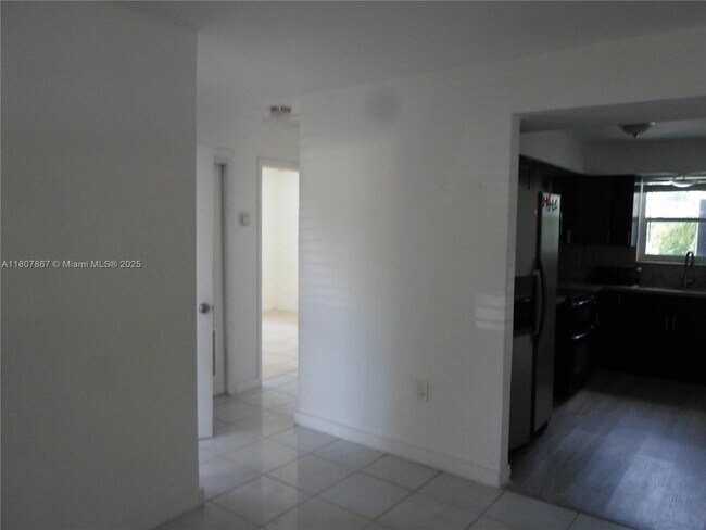 Building Photo - 60 NE 184th Terrace