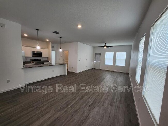 Building Photo - 2340 Harris Hawk Ave