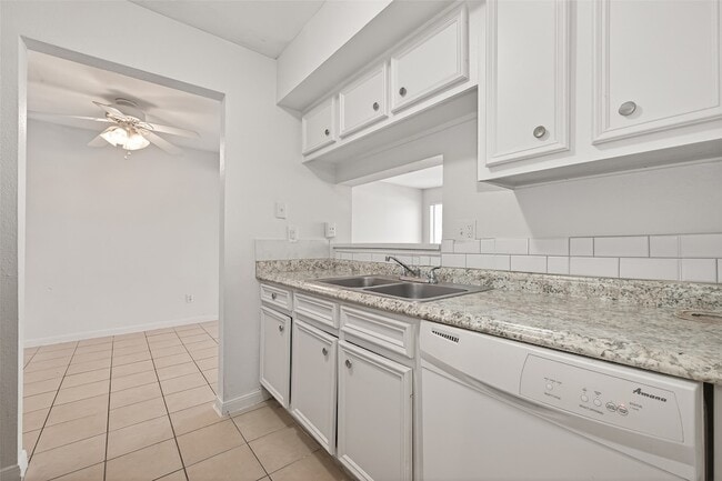 Building Photo - 12519 Ashford Meadow Dr