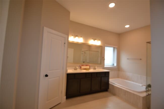 Building Photo - 3207 Kindred Wy