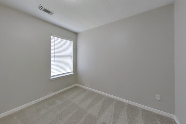 Building Photo - 24307 Hard Wood Dr