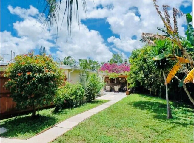 Building Photo - 279 Hach Ln