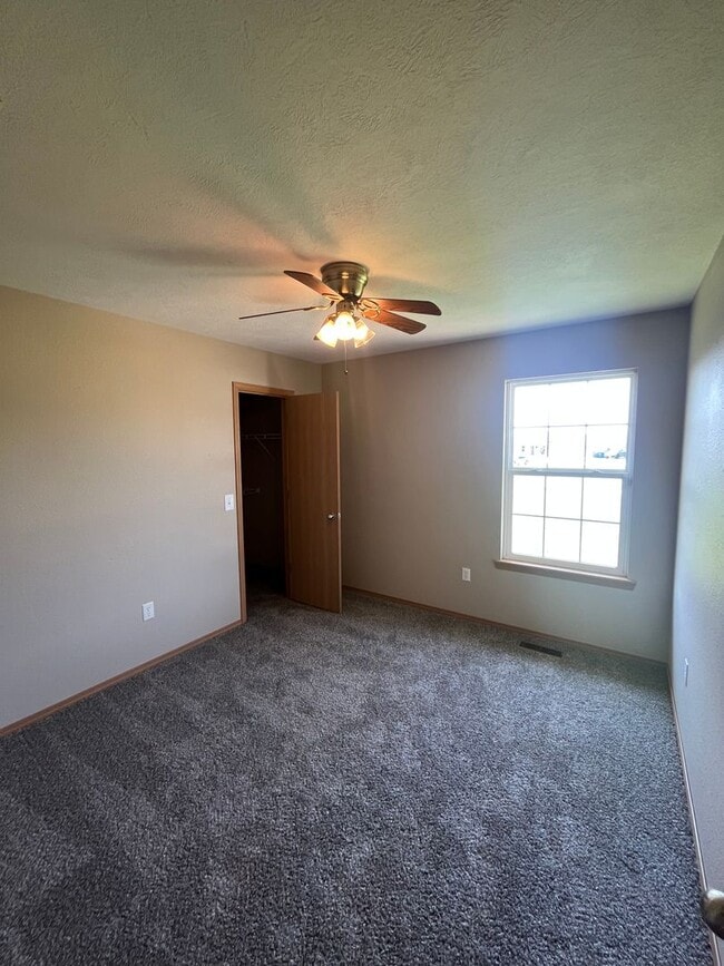 Building Photo - 3 bedroom 2 bath home in Clever, MO!