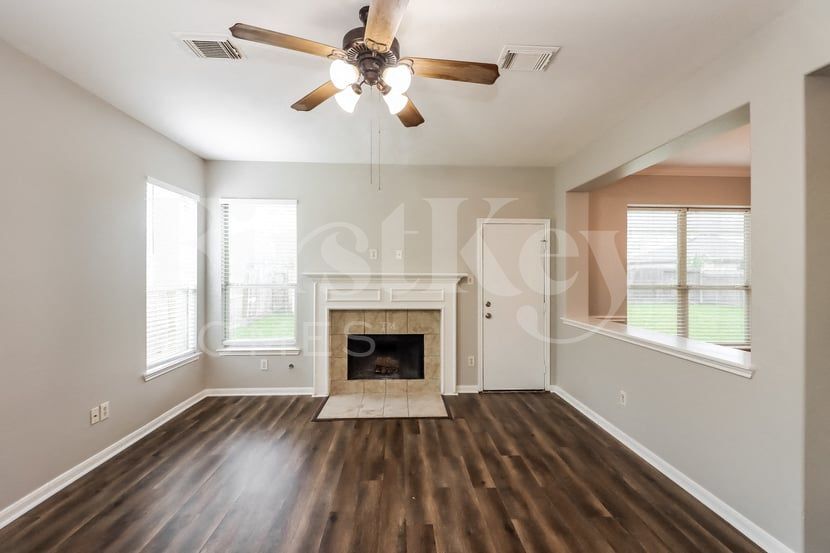 Building Photo - 3803 Oakwilde Cir