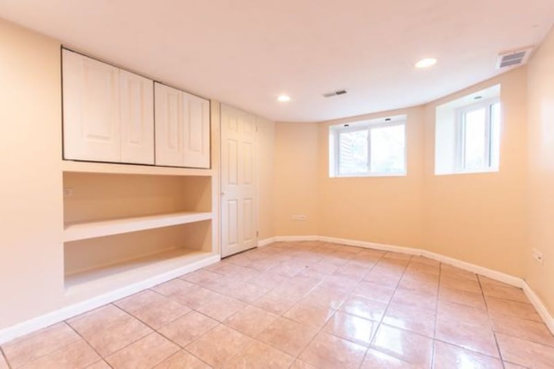 Building Photo - 3849 W School St