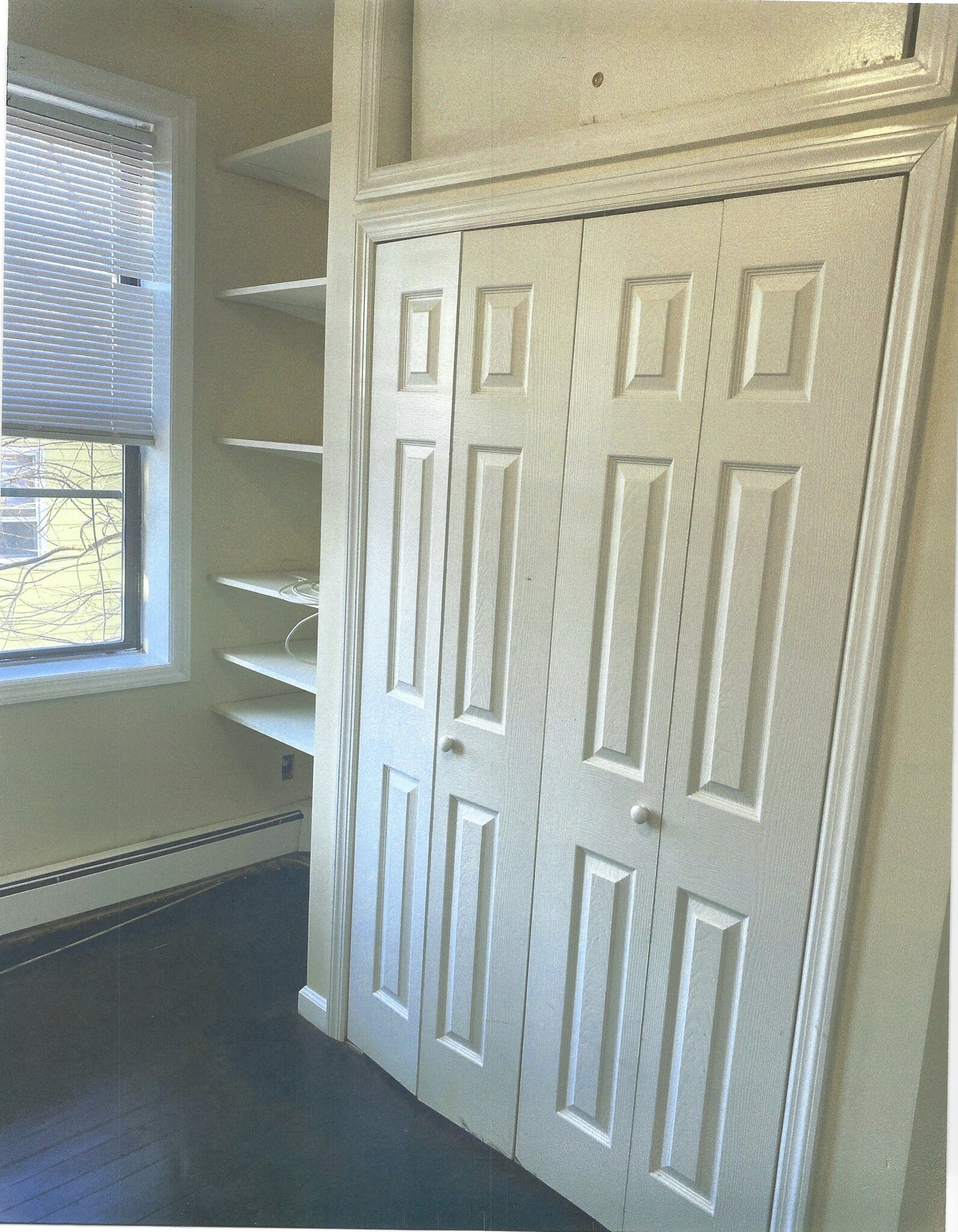 Building Photo - 102 W 49th St